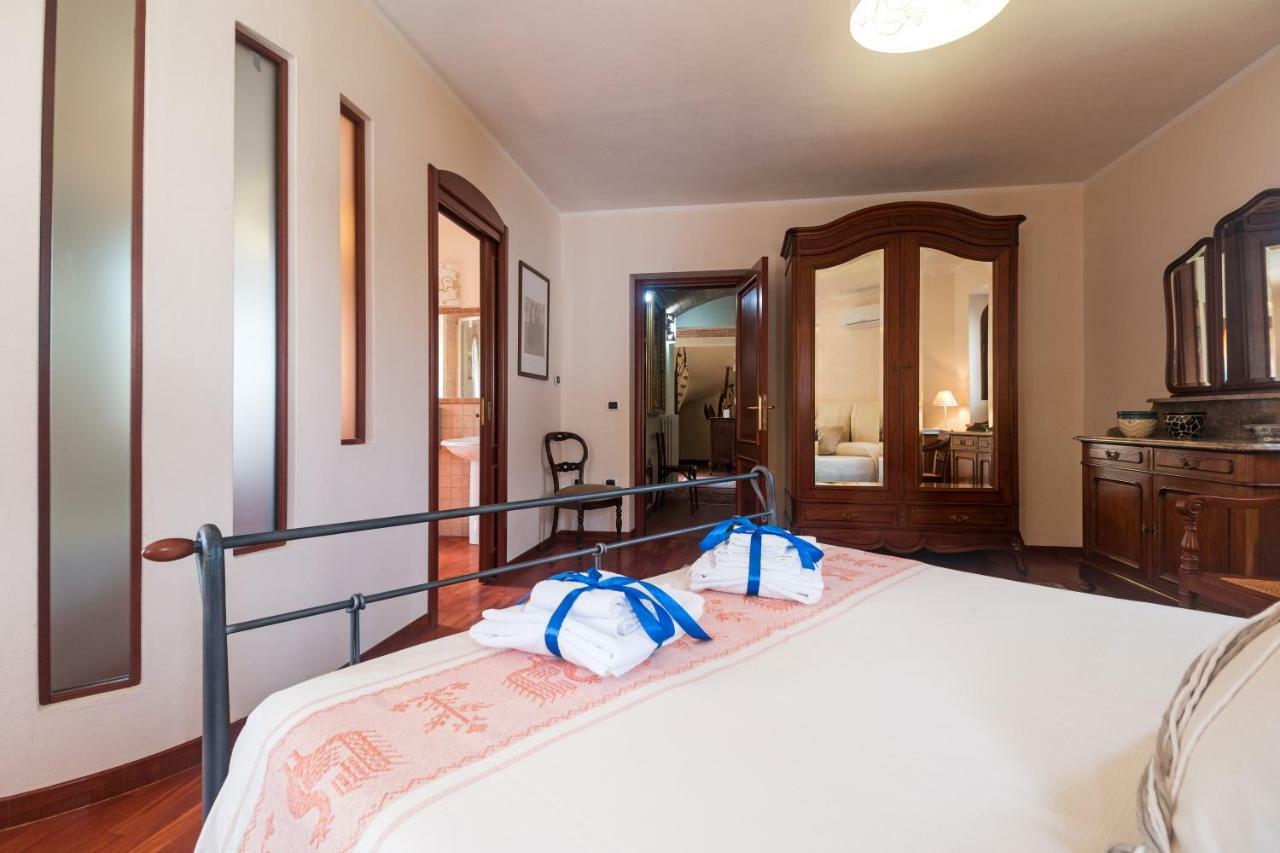 Villa Corrasi Oliena Luxury Eksteriør billede