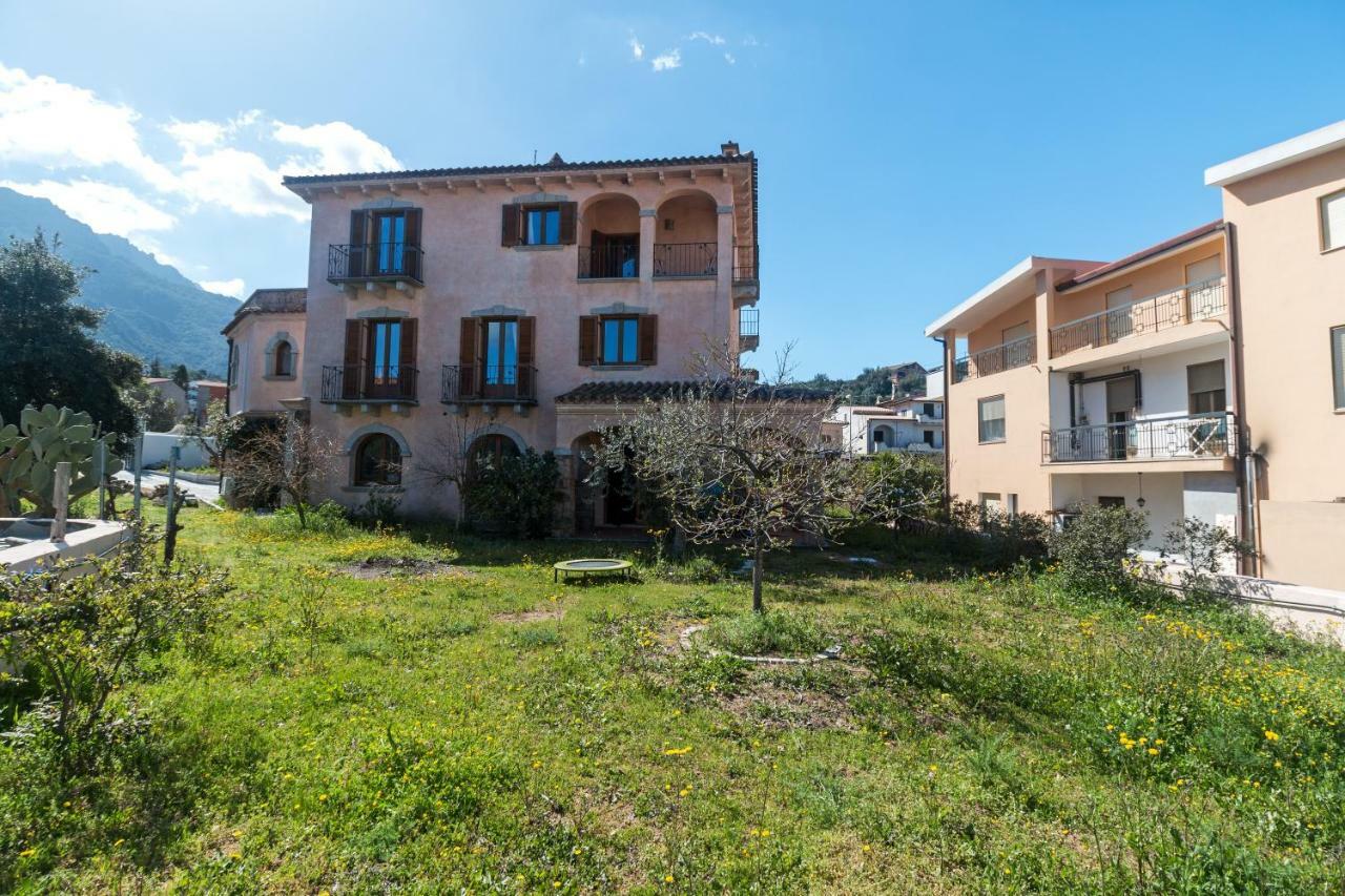 Villa Corrasi Oliena Luxury Eksteriør billede