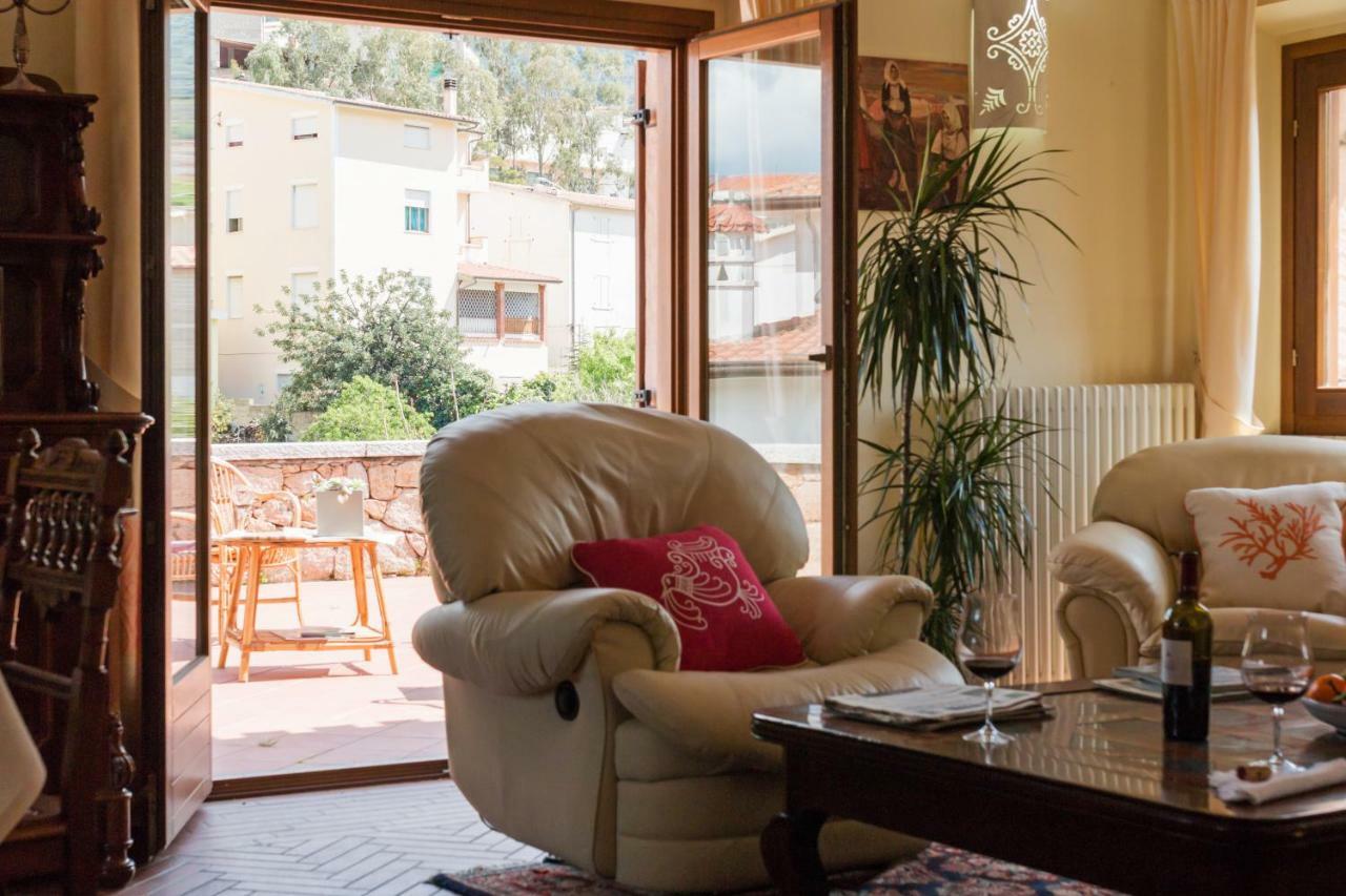 Villa Corrasi Oliena Luxury Eksteriør billede