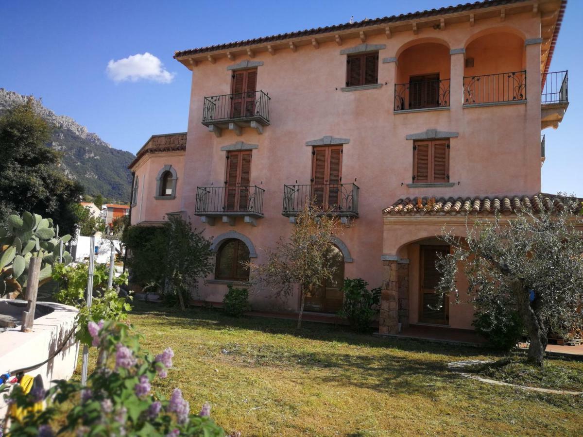 Villa Corrasi Oliena Luxury Eksteriør billede